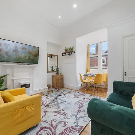 Modern 2-Bedroom Apartment On Oxford Street 8Gc